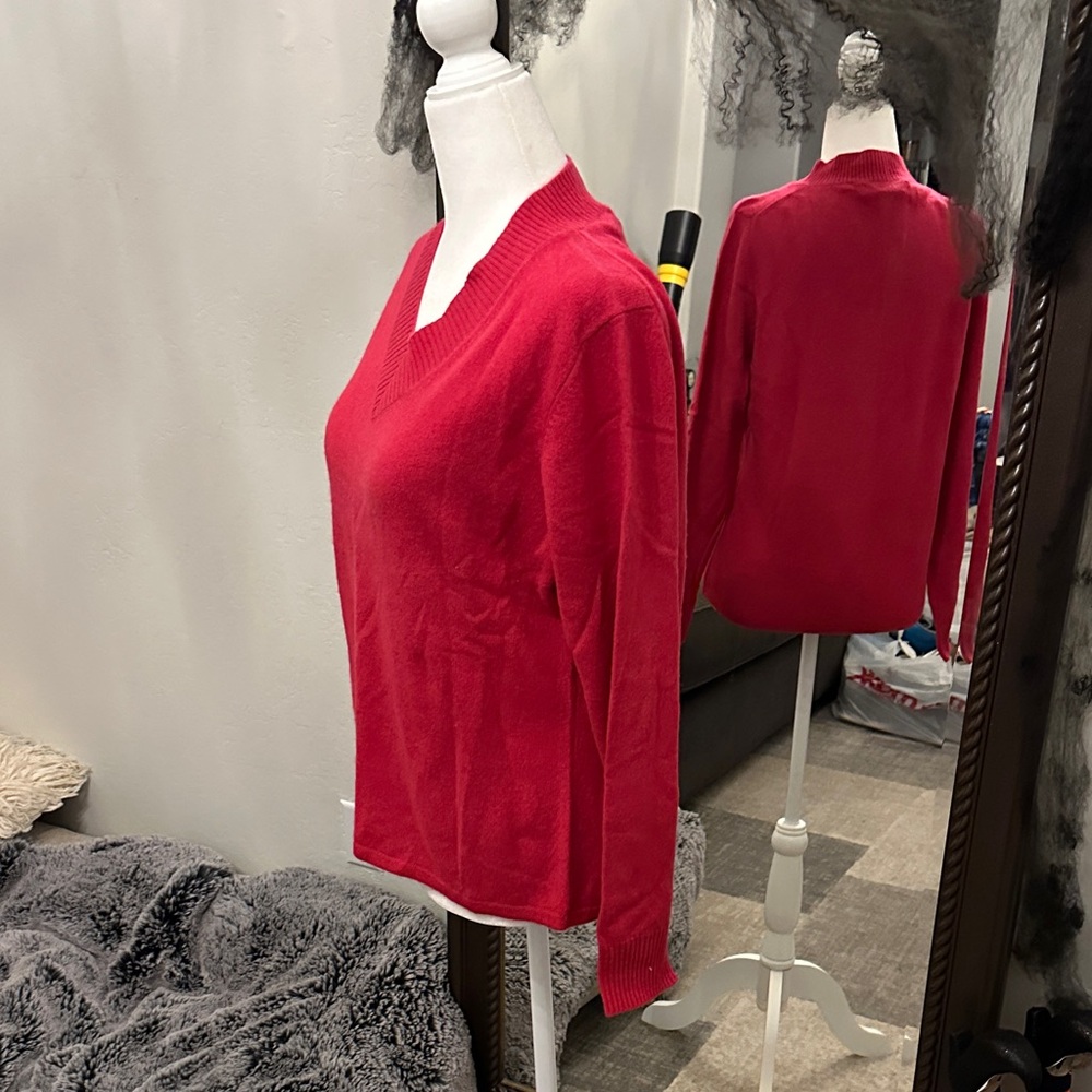 Women's V-Neck Sweater - Red